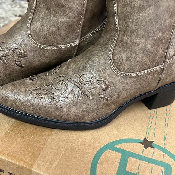 Roper Womens Scrolls And Vines Tan Cowboy, Western Boots Size 6.5 Medium (B, M) - Picture 7 of 11